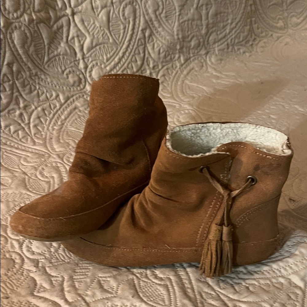 Cozy Tan Suede Winter Boots with Tassel